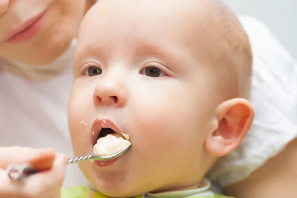 Детское питание — стоковое фото