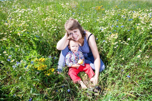 Retrato de mãe e bebê — Fotografia de Stock