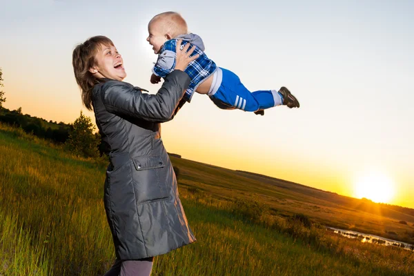 Mor och barn — Stockfoto