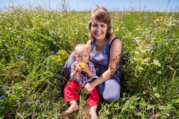 Retrato de madre y bebé Fotos de stock libres de derechos