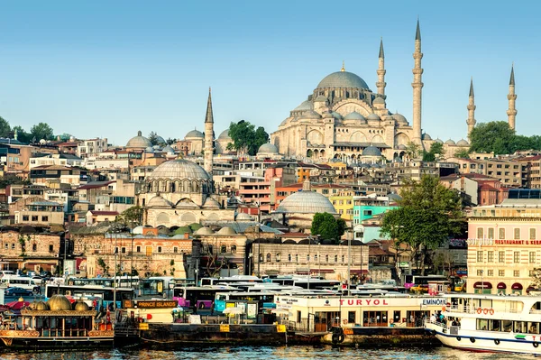 Istanbul, Turecko - 19. dubna roku 2016: A výhledem na město Istanbul — Stock fotografie