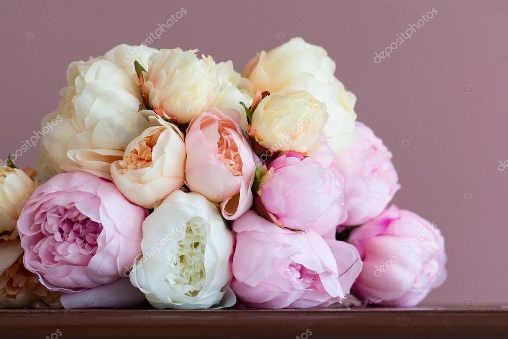 Bouquet de pivoine images libres de droit, photos de Bouquet de pivoine |  Depositphotos
