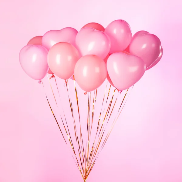 Розовые шарики для вечеринок — стоковое фото