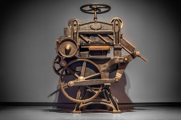Antique printing press — Stock Photo, Image