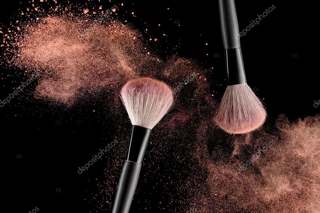 Brush with powder Stock Photo by ©taratata 63032769