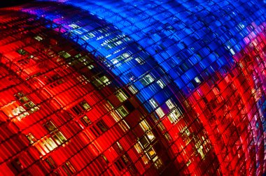 Torre Agbar yakın çekim