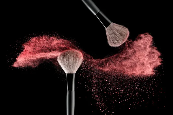 Brush with powder — Stock Photo, Image