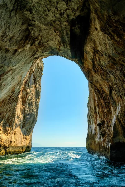 岩のアーチ、カプリ島 — ストック写真