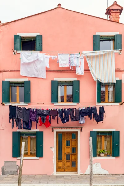 Färgglada Burano house — Stockfoto