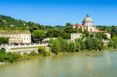 Adige nehir manzarası