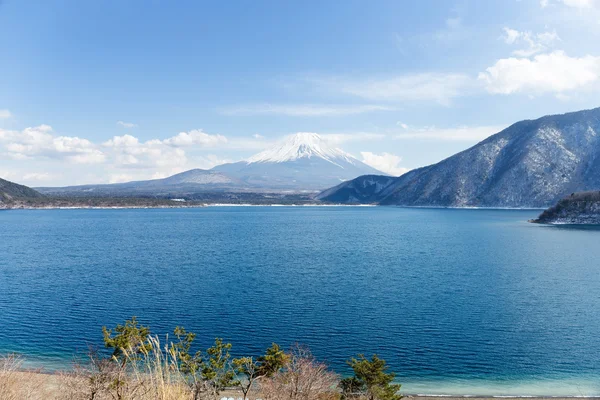 Berget fuji och sjön Motosu — Stockfoto