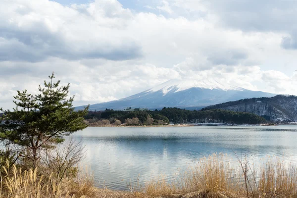 Λίμνη Καβαγκούτσι με το Όρος Φουτζιγιάμα — Φωτογραφία Αρχείου