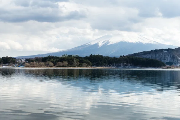 Λίμνη Καβαγκούτσι με βουνό Φούτζι — Φωτογραφία Αρχείου