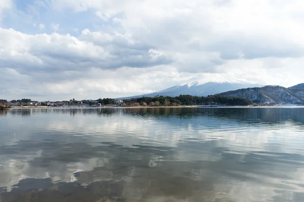 Lac Kawaguchi et montagne Fuji — Photo