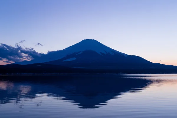 Montagna Fuji e lago yamanaka al tramonto — Foto Stock