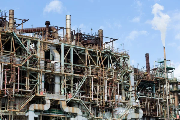 Industriële gebouwen in grote fabriek — Stockfoto