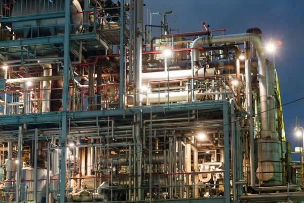 Oil and gas industry at night — Stock Photo, Image