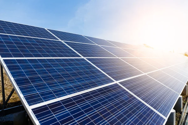 Paneles solares modernos — Foto de Stock