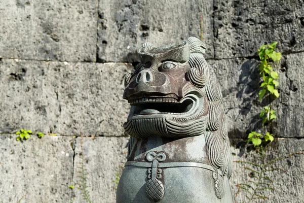 Pedra do leão japonês — Fotografia de Stock