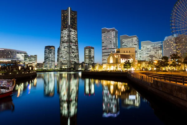 Міський пейзаж Йокогами вночі — стокове фото