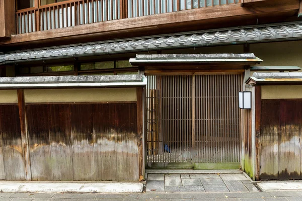 Παραδοσιακή ξύλινη κατοικία στο Κιότο Gion — Φωτογραφία Αρχείου