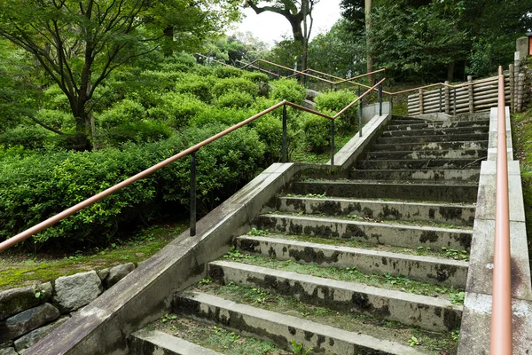 美しい空の石段 — ストック写真