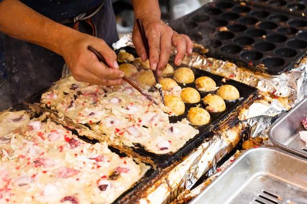 A tako yaki személy — Stock Fotó