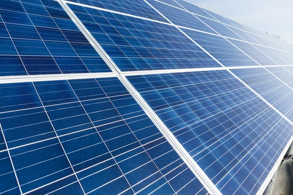 Paneles solares modernos — Foto de Stock