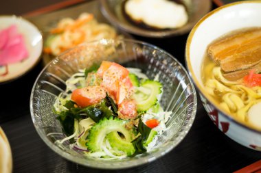 Okinawa soba yakın çekim