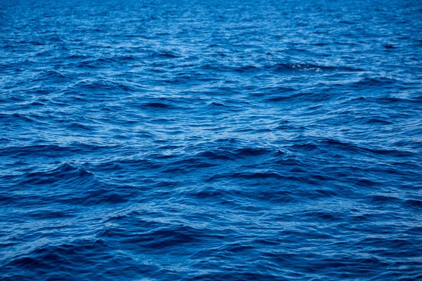 Paisaje marino con olas azules — Foto de Stock
