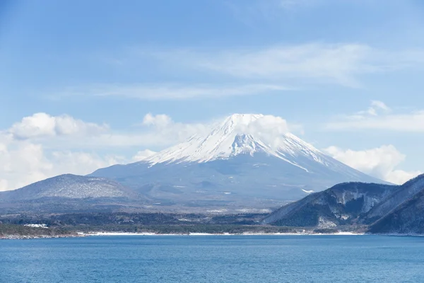 Озеро Мотосу с горой Фудзи — стоковое фото