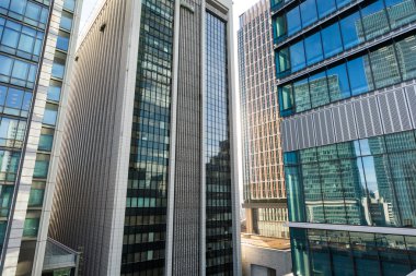 Modern ofis binaları cephesi