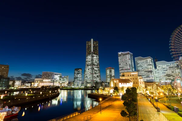 Yokohama skyline вночі — стокове фото