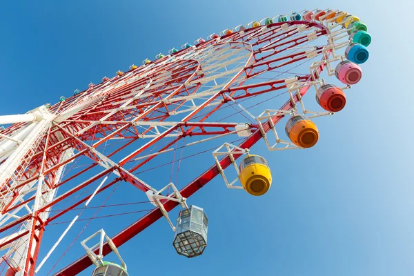 Nagy óriáskerék vidámparkban — Stock Fotó