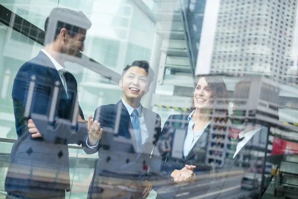 Business people discussing contract — Stock Photo, Image