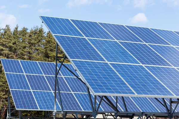 Paneles solares modernos — Foto de Stock