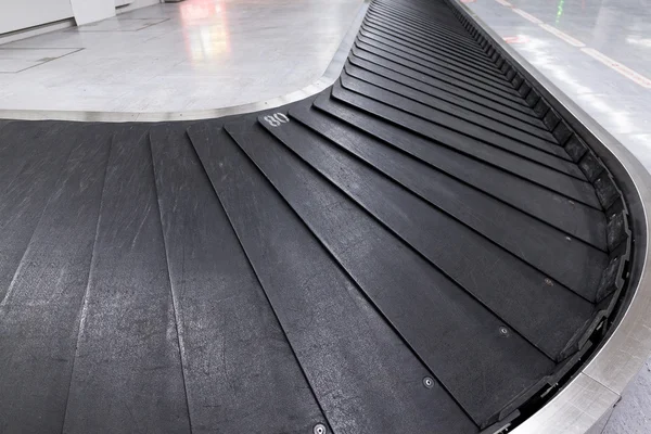 Ceinture à bagages vide de l'aéroport — Photo