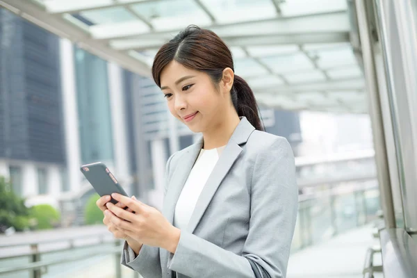 Young asian businesswoman in business suit — Stock Photo, Image