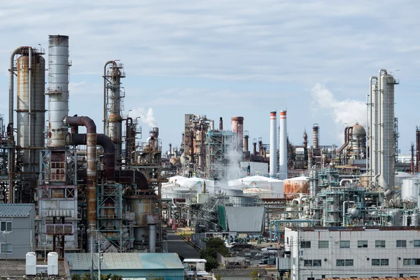 Bâtiments industriels dans une grande usine — Photo