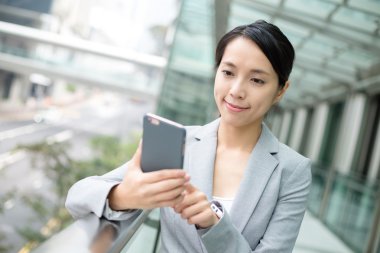 iş takım elbiseli genç Asyalı işkadını