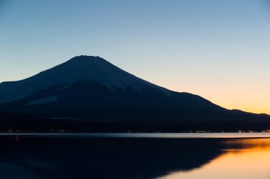 Fuji Dağı ve Gölü Yamanaka