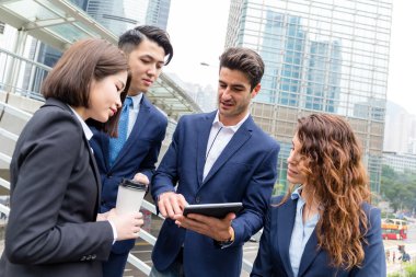 Grup çok etnik iş adamları