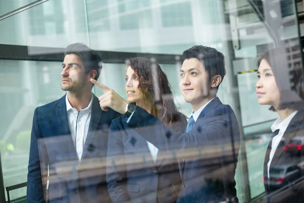 Business folk prata om målet — Stockfoto