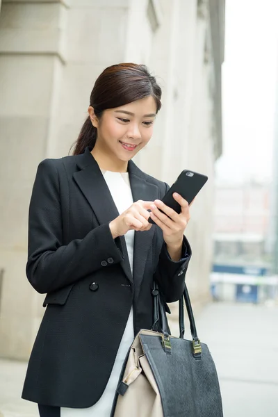 Young asian businesswoman in business suit — Stock Photo, Image