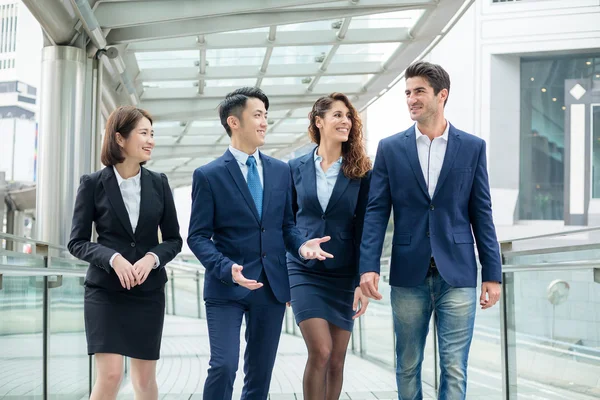 Groep van multi-etnische zakenmensen — Stockfoto