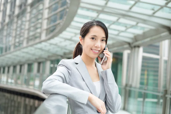 Joven asiática mujer de negocios traje — Foto de Stock