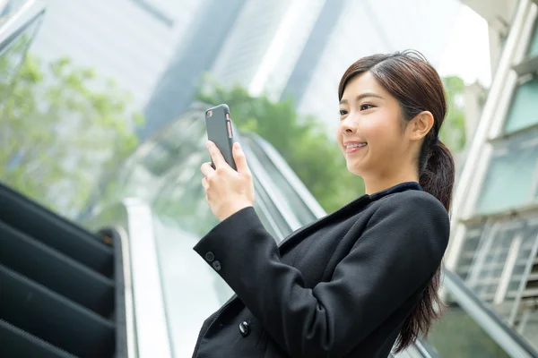 Young asian businesswoman in business suit — Stock Photo, Image