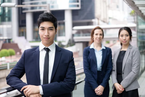 Grupo de personas de negocios multiétnicos — Foto de Stock