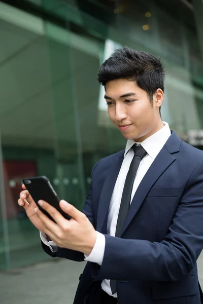 Joven asiático hombre de negocios traje — Foto de Stock