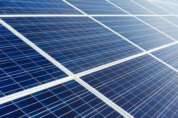 Сучасні панелей сонячних батарей — стокове фото
